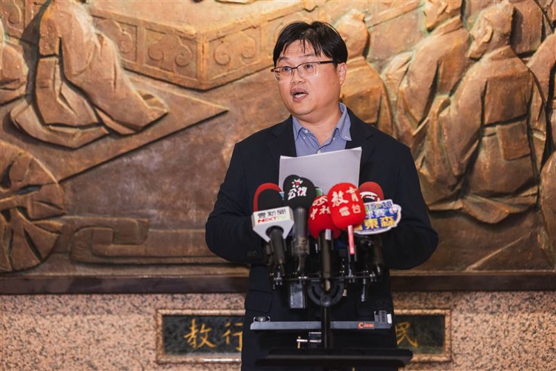 教育部次長朱俊彰針對台師大抽血案,說明七點決議。(圖/教育部提供)