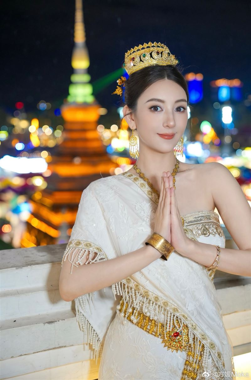 方媛在社群上分享旅行寫真。(圖/翻攝自微博)