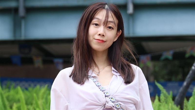 宣布分手鄧佳華挨轟　簡簡突道歉曝新喜訊
