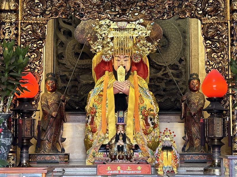 今年國曆7月24日天赦日適合向玉皇大帝懺悔罪過,開啟新的好運。圖為台中樂成宮玉皇大帝。(圖/楊登嵙提供)