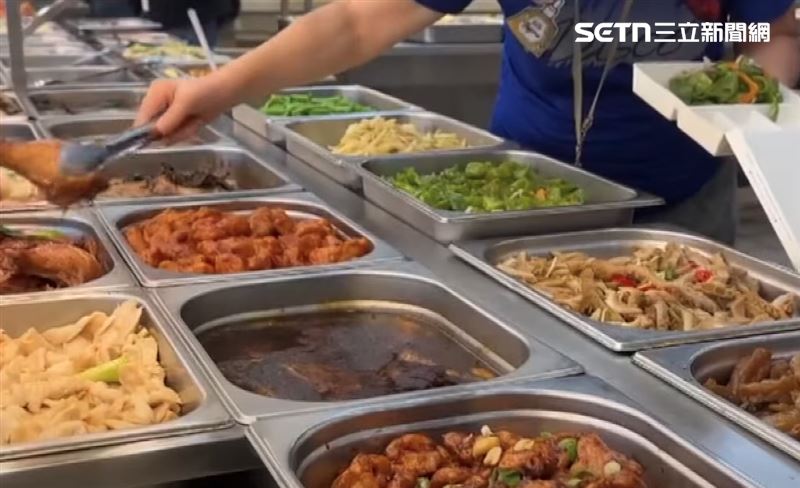 其他業者說,糖醋肉是已塊計價。(圖/翻攝畫面)