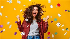 ▲信紘科今日為最後申購日，若順利抽中1張股票，投資人如中大獎最高可現賺9.45萬元。（示意圖／PIXABAY）