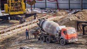 ▲快訊／越南水泥低價傾銷　財政部確定開罰5廠！課最高稅率23%　728上路（示意圖／翻攝自pixabay）水泥預拌車 水泥廠 