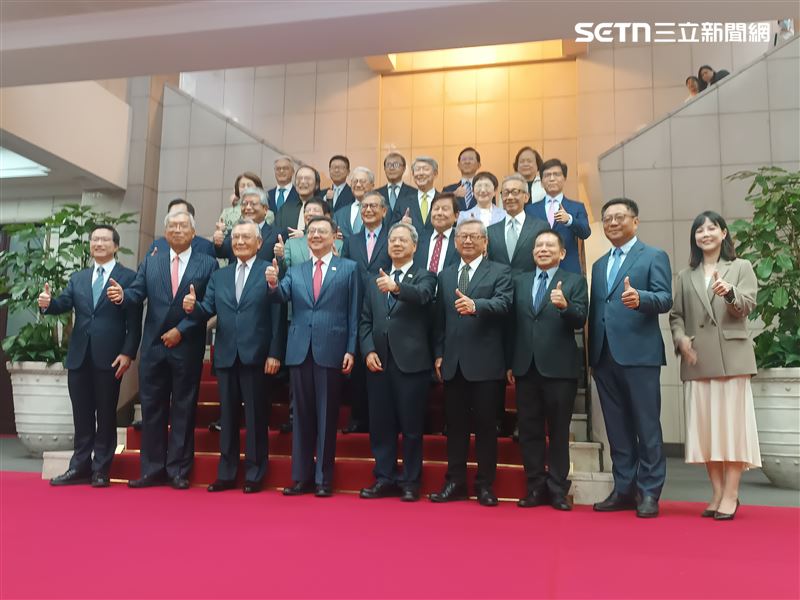 行政院經濟發展委員會第2次顧問會議的首場分組會議今（22）日上午登場。（圖／記者盧素梅攝影)