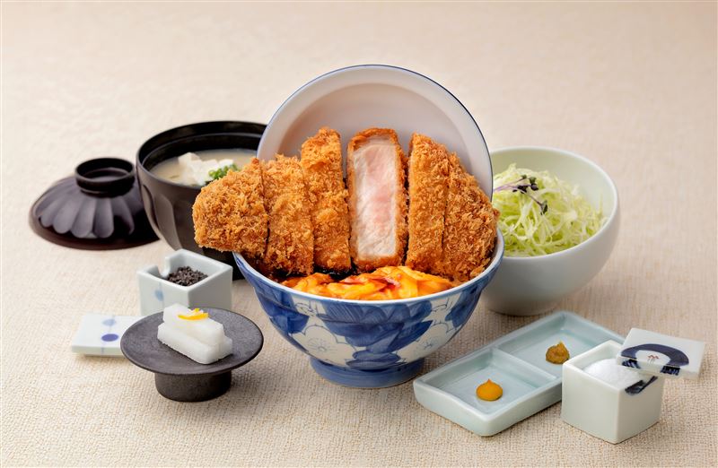 「かつ丼屋 勝急」台灣首間店開幕首3天「厚切里肌豬排丼飯」只要半價。(圖/品牌提供)