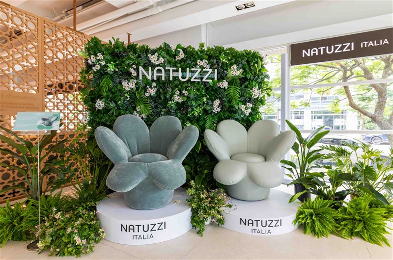 NATUZZI內湖旗艦店全面改裝開幕,總部獻上大禮「Fiore花瓣椅」,象徵「NATUZZI舒適圈於台灣綻放」。(圖/品牌業者提供)