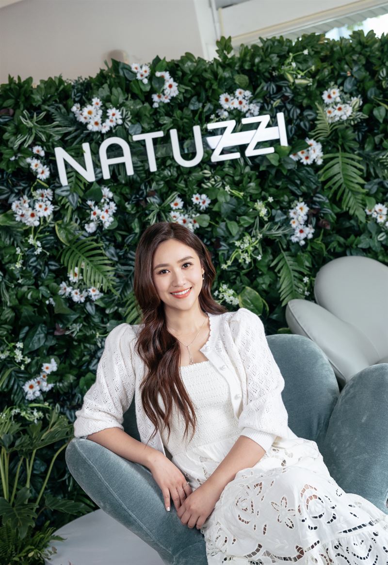 Sandy現在專心顧兒子跟女兒,跟老公兩人一起合作。(圖/Natuzzi提供)