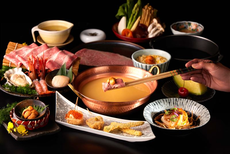 黑毛屋本家以壽喜燒與海膽鍋雙主軸,呈現北海道和牛精華。(圖/品牌業者提供)