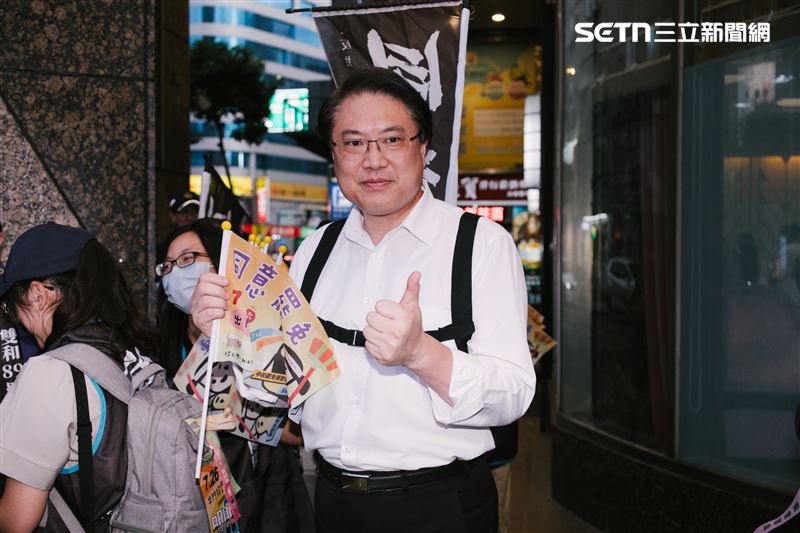 對於朱立倫「可對個別立委有意見」言論，林右昌表示，朱立倫這番話，不就代表朱主席也挺罷免？（圖／記者楊士誼攝影）