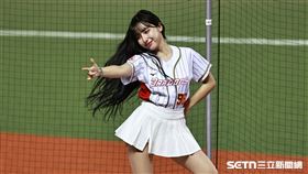 ▲中職36年例行賽，韓籍啦啦隊朴恩惠客座小龍女。（圖／記者劉彥池攝影）