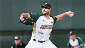 ▲台鋼雄鷹先發艾速特繳出6局無失分好投。（圖／台鋼雄鷹提供） 