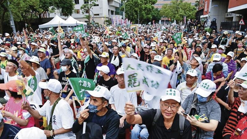 藍綠拚場衝票　25％同意票成罷免決戰門檻
