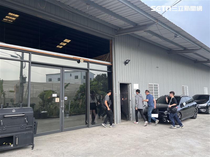 電商賣場倉庫竟藏了洗錢機房,洗錢破80億新台幣。(圖/翻攝畫面)
