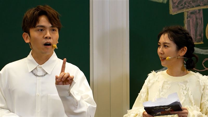 黃豪平(左)與Albee共同主持企劃(圖/公視台語台提供)