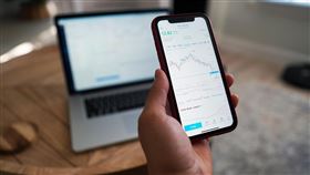 ▲太景*-KY獨董戶籍違規將打入全額交割，股價盤中鎖跌停。（示意圖／PIXABAY） 