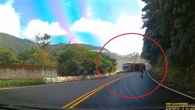 新北,萬里,國光客運,砂石車,車禍。（圖／翻攝畫面）