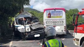 新北,萬里,國光客運,砂石車,車禍。（圖／翻攝畫面）