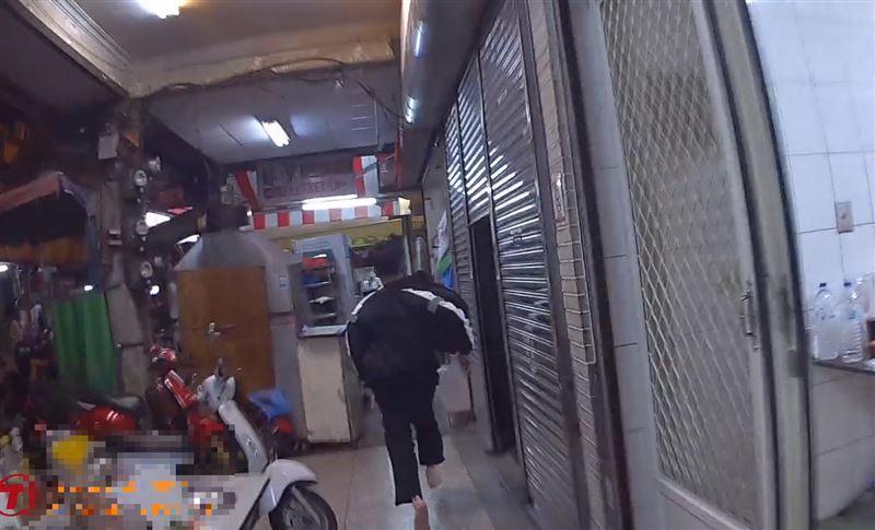 警方從越南籍男子身上搜出毒菸彈,嫌辯稱是為了戒菸。(圖/翻攝畫面)