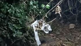 彰化,彰化縣,大村鄉,屍體,水溝,機車,棉被,女友,叔叔,男友,兒子,塑膠袋▲圖片描述。（圖／翻攝畫面）
