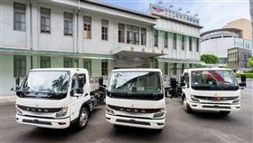 ▲純電大貨車FUSO eCanter交付交通部公路局公路人員訓練所。（FUSO提供）