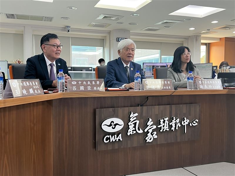 中選會主委李進勇今拜會氣象署。（圖／中選會提供）
