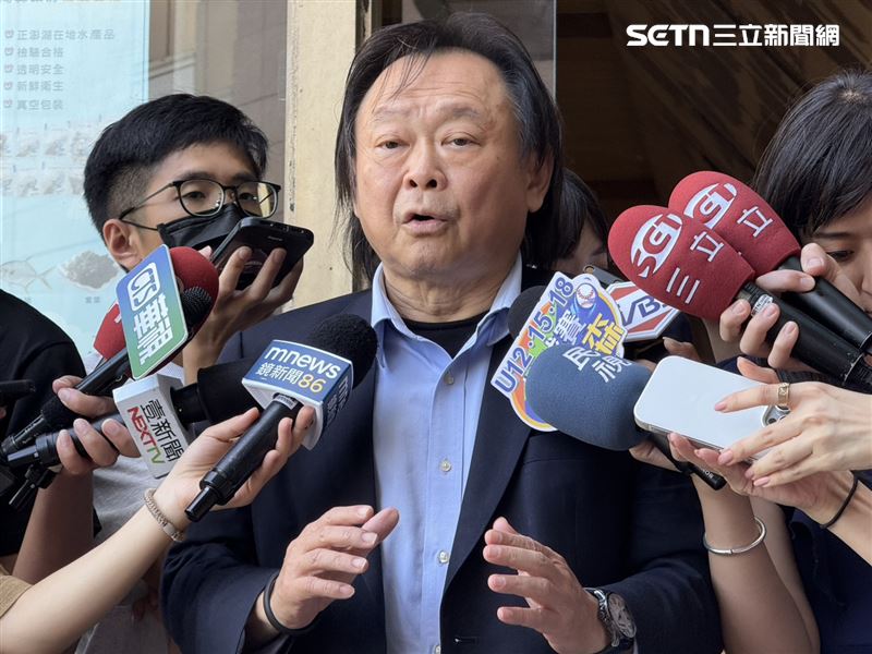 民進黨立委王世堅出席中常會前受訪。（圖／記者劉秀敏攝影）