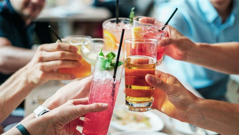 喝酒竟可不傷胃？醫師曝挑選「3大技巧」