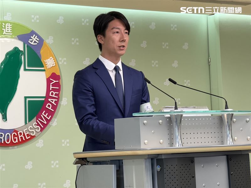 民進黨發言人吳崢批評,台灣的外交、體育預算當初遭藍白大砍一刀,如今國民黨還有臉說不影響選手?(圖/記者劉秀敏攝影)