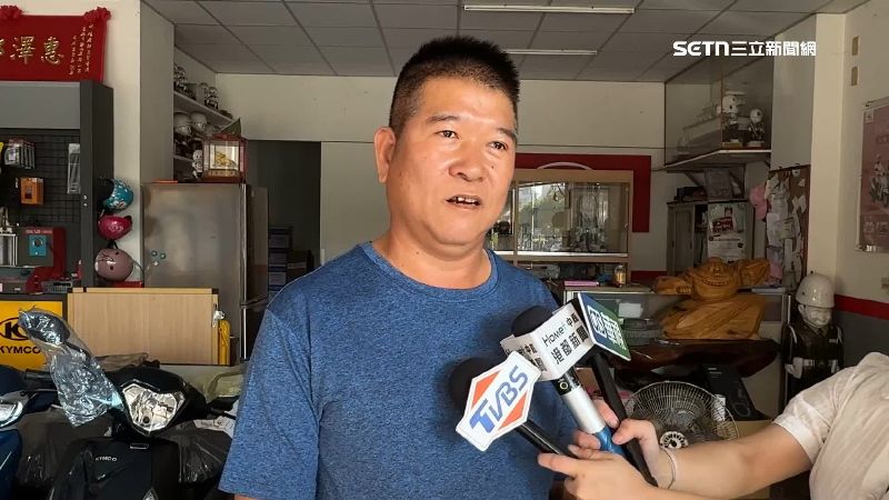 高雄鳳山區南成里長楊居財也會抓綠鬣蜥