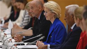 ▲歐盟執委會主席范德賴恩，在日本與首相石破茂展開會談。（圖／美聯社／達志影像）