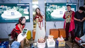 簡簡前男友現身指控，幫她辦了50人生日趴之後就鬧分手。（圖／林先生授權提供）