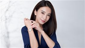 Hebe田馥甄新錶上手　透明感輕奢造型展露夏季女神光（業配勿用）