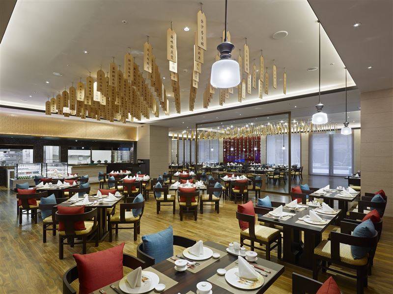 台北美福大飯店潮粵坊餐廳於今年暑假推出限時「嘆早茶」活動，於每週日早上九點至十一點，提供多道經典港式點心輪番供應，體驗道地港式好味。（圖／飯店旅宿業者提供）