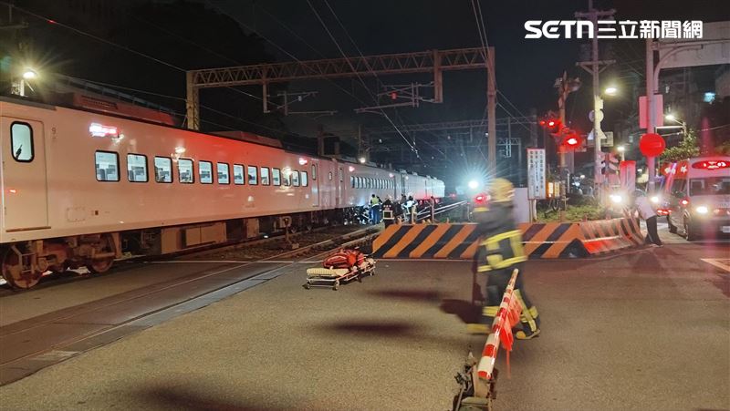 新北瑞芳街平交道發生男子遭列車輾斃事故。（圖／翻攝畫面）