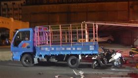 高雄前鎮區今（24）日發生一起死亡車禍。（圖／翻攝畫面）