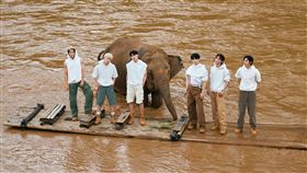 Ozone首度推出寫真書《沒去過的地方NEVER BEEN》，特別飛往清邁拍攝（圖／索尼音樂提供）