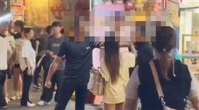 刺青男被阿伯1拳KO。（圖／翻攝畫面）