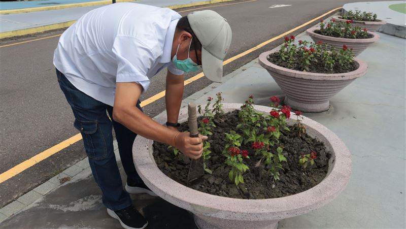 多動也沒用！男種菜狂抽筋 醫:夏天常發生