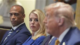 ▲圖為司法部部長邦迪以及川普。（圖／美聯社／達志影像）