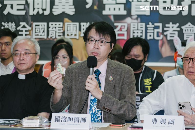 羅浚晅表示，無法想像國會要癱瘓憲法法庭、毀壞其他憲政機關，「好像醫生開刀看到血管就割，這種醫生馬上會被逐出開刀房送懲戒！」（圖／記者楊士誼攝影）