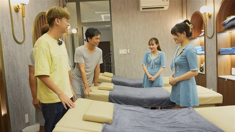 黃鐙輝赴越南按摩店　撩妹對話曝光