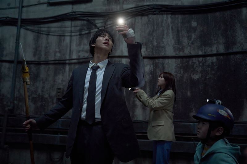 《全知讀者視角》上映後,獲得來自台灣、南韓各界名人力讚。(圖/采昌國際多媒體提供)