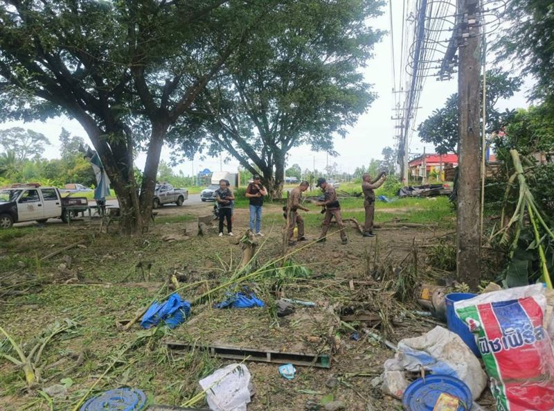 加油站距離泰柬邊境約20公里，遭柬國轟炸後，附近民眾人心惶惶。（圖／翻攝自World Forum ข่าวสารต่างประเทศ臉書）