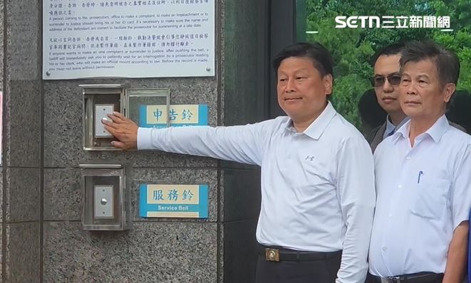 傅崐萁赴花蓮地檢署提告童子賢。（圖／資料照）