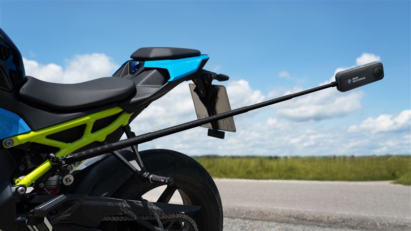 Insta360 X5 BMW Motorrad 已於 Insta360 官方商城及全台各大經銷商門市上市，建議售價為新台幣 20,990 元