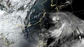 三颱共舞！「2地區」今晚開始炸雨彈　氣象署曝週末天氣