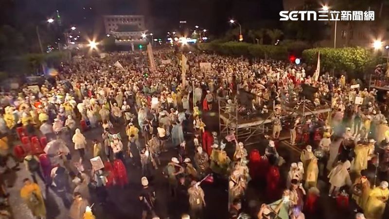 凱道散場1分鐘　網驚：椅子收好、沒垃圾