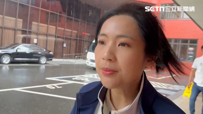 前助理涉億吸金案　徐巧芯現身立院遭追問
