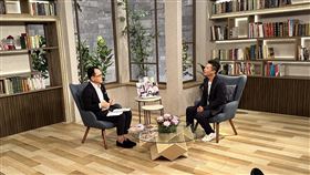 方順吉受邀到《話時代人物》，接受主持人鄭弘儀深度訪談。（圖／三立提供）