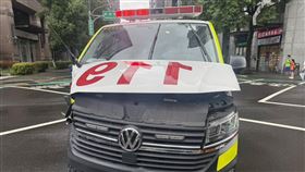 救護車,小貨車,安眠藥,送醫,撞擊（圖／翻攝畫面）